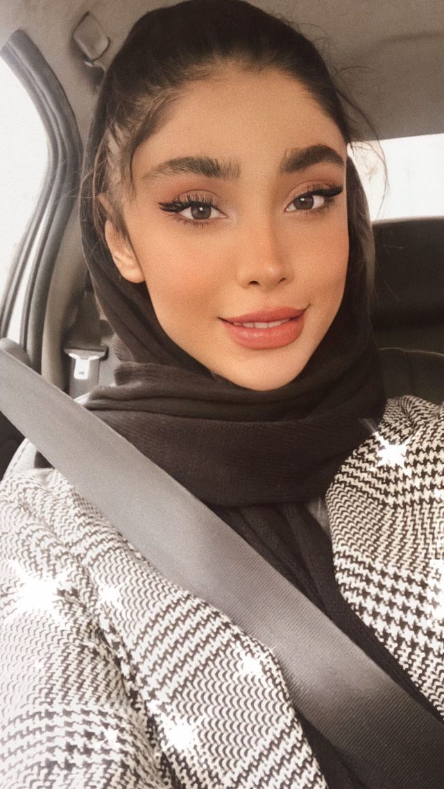 فرناز صادقلو